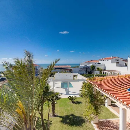 Luxury Coastal With Heated Pool Basketball Court & Ocean Views Near Lisbon *