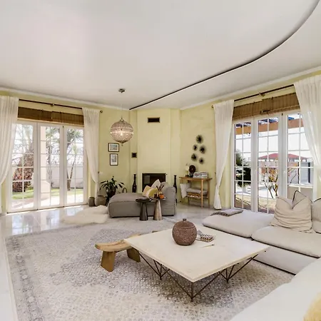 Luxury Coastal With Heated Pool Basketball Court & Ocean Views Near Lisbon Villa