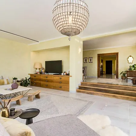 Villa Luxury Coastal With Heated Pool Basketball Court & Ocean Views Near Lisbon *