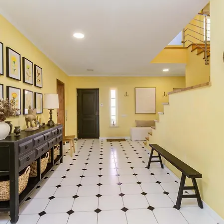 Luxury Coastal With Heated Pool Basketball Court & Ocean Views Near Lisbon *
