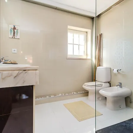 Luxury Coastal With Heated Pool Basketball Court & Ocean Views Near Lisbon