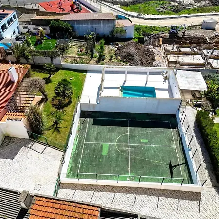 Villa Luxury Coastal With Heated Pool Basketball Court & Ocean Views Near Lisbon *