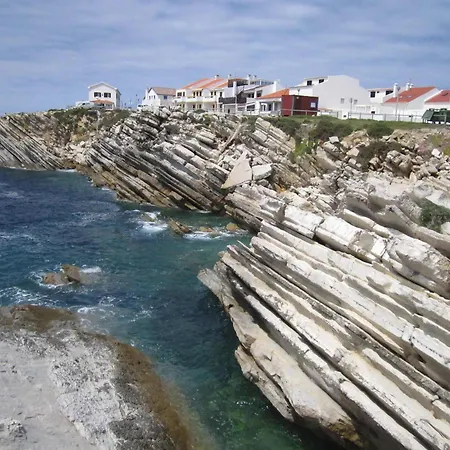 Luxury Coastal With Heated Pool Basketball Court & Ocean Views Near Lisbon
